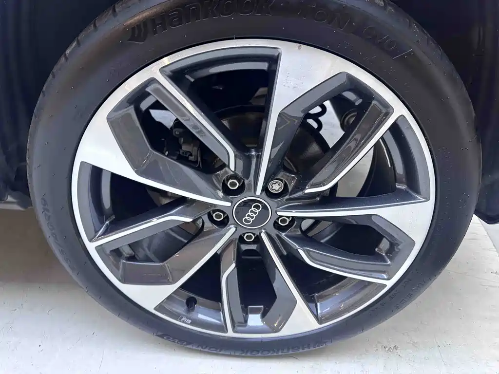 Audi Q2L 2022 — фото 16