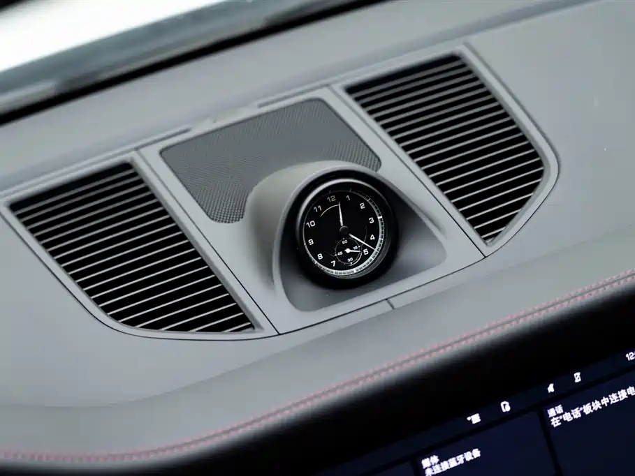 Porsche Macan 2023 — фото 17