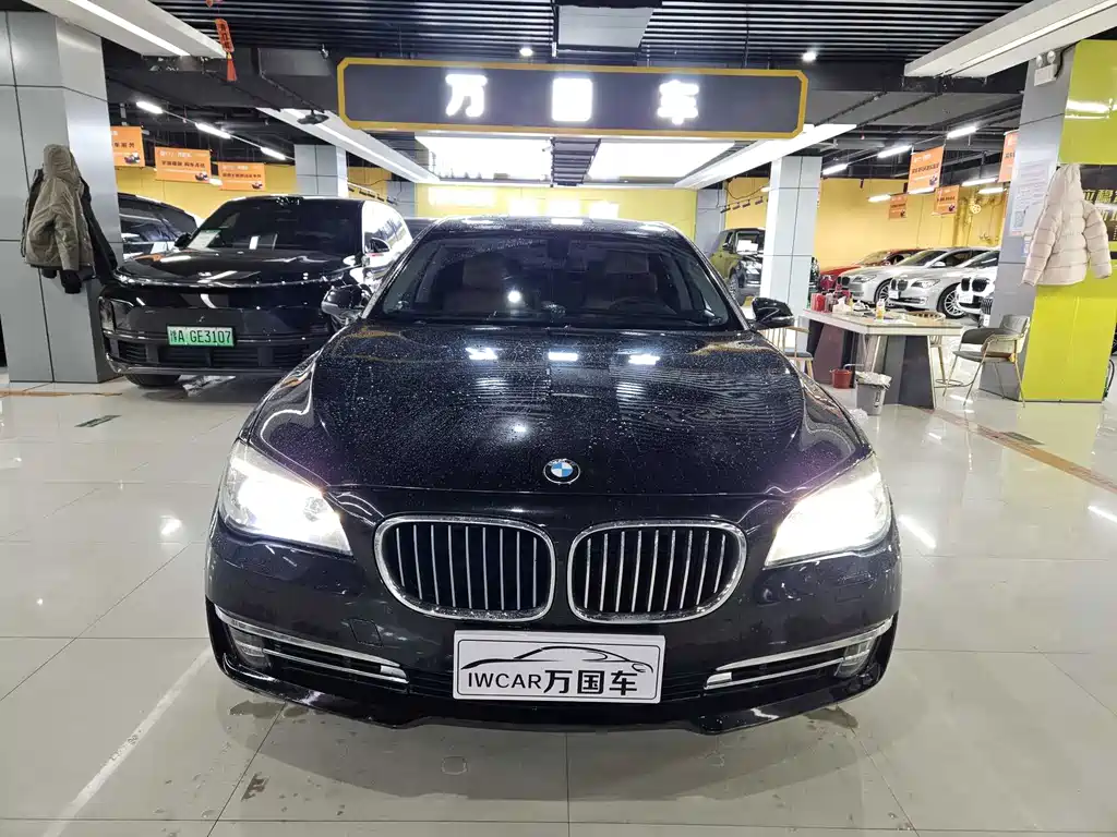BMW 7 Series 2013 — фото 1