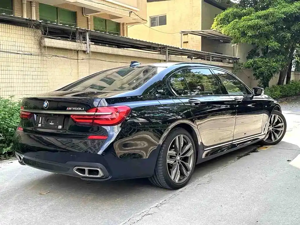 BMW 7 Series 2017 — фото 3