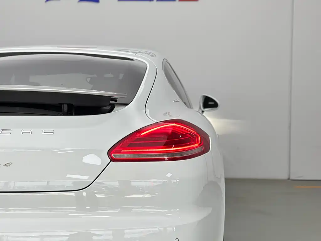 Porsche Panamera 2016 — фото 15