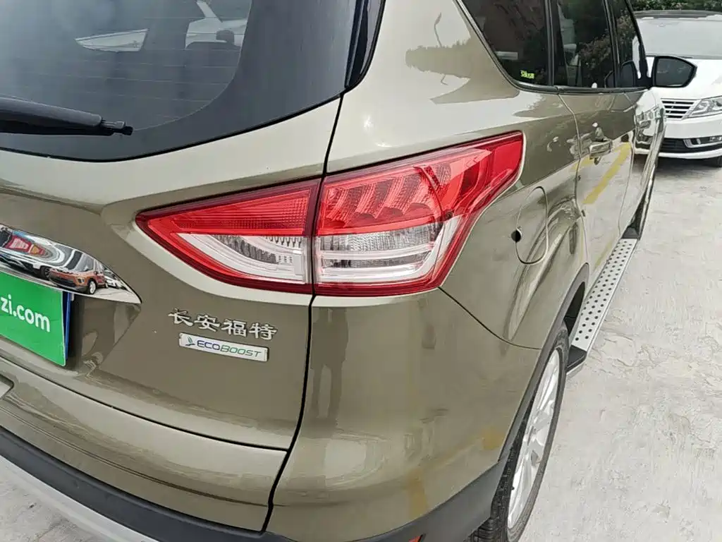 Ford Kuga 2015 — фото 8