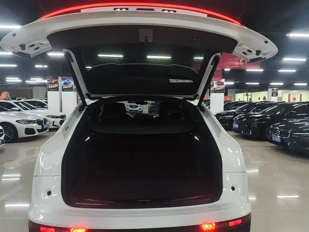 Audi Q5L Sportback 2023 — фото 19