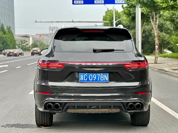 Porsche Cayenne 2011