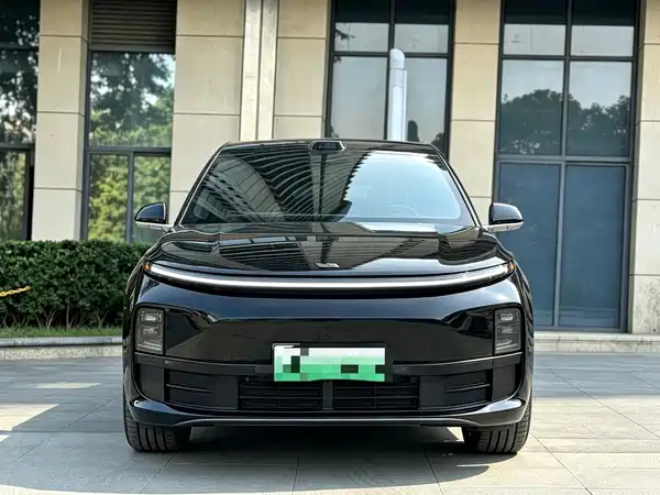 Li Auto L6 2025