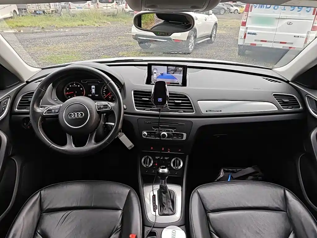 Audi Q3 2014 — фото 10