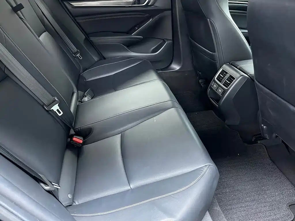 Honda Accord 2023 — фото 10