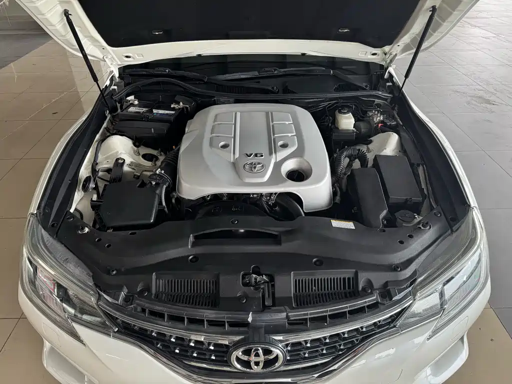 Toyota Reiz 2017 — фото 13