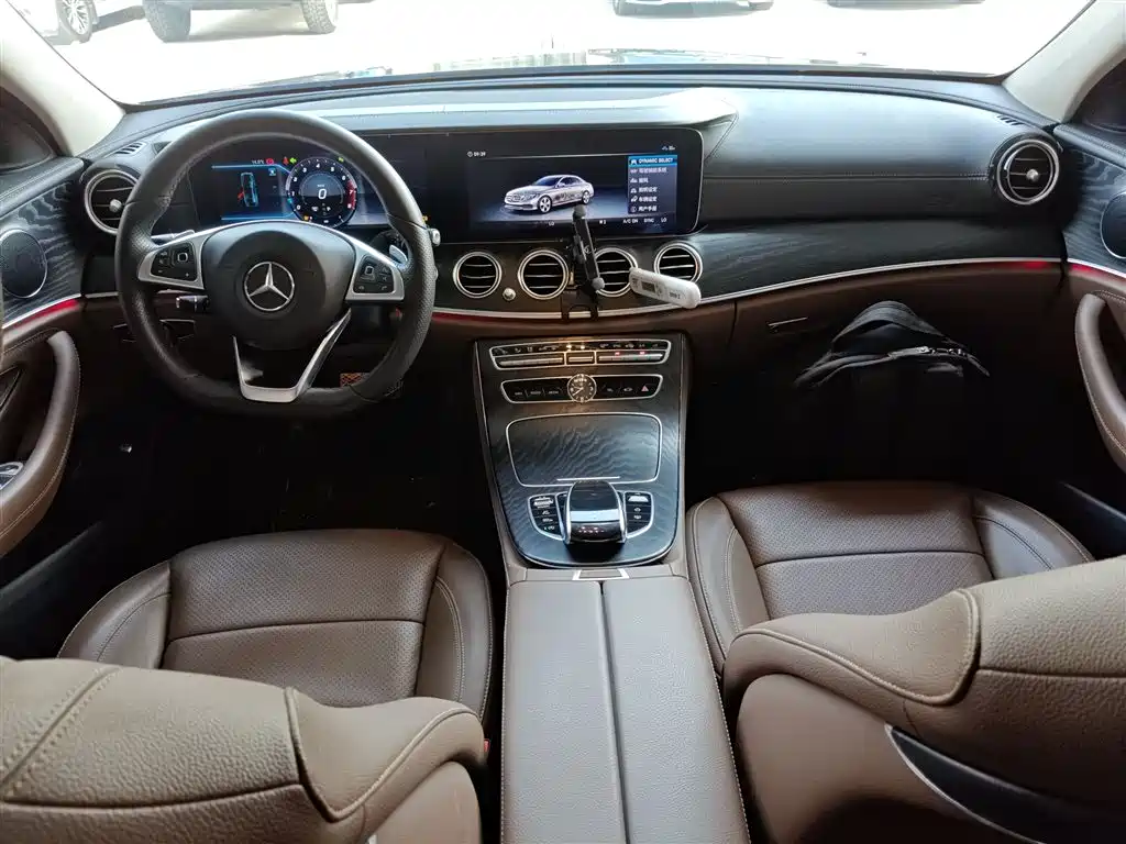 Mercedes-Benz E-Class 2018 — фото 10