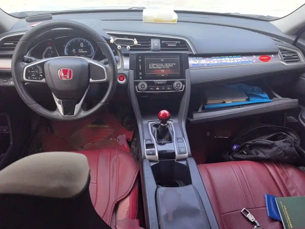 Honda Civic 2016 — фото 10