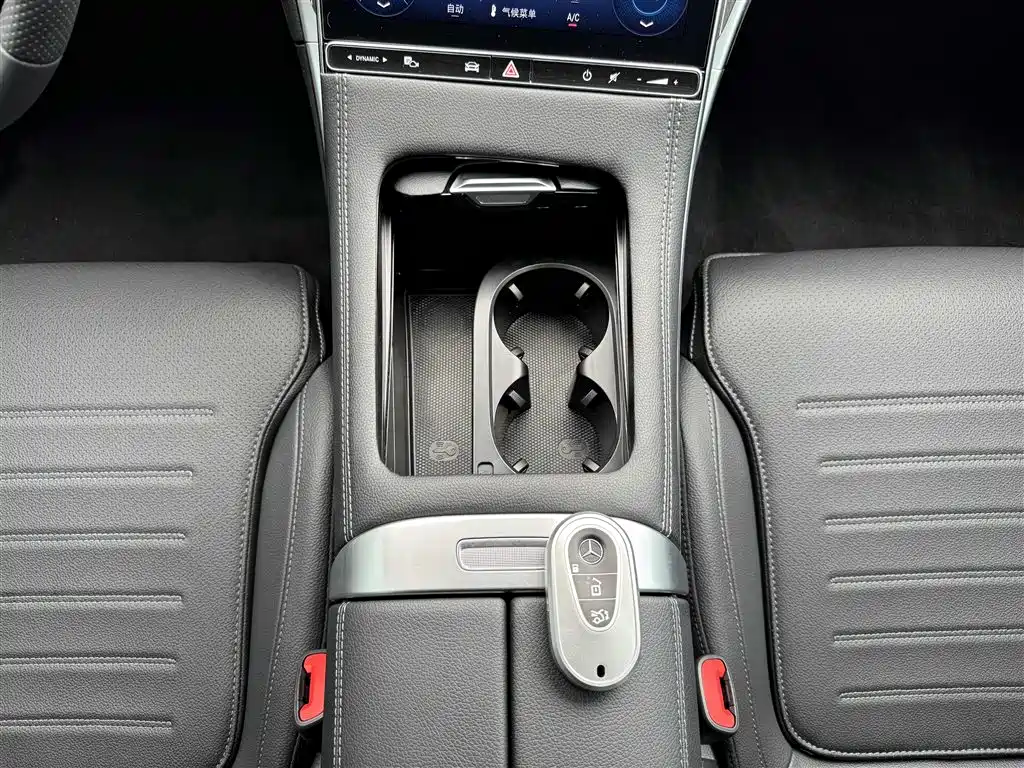Mercedes-Benz C-Class 2025 — фото 21