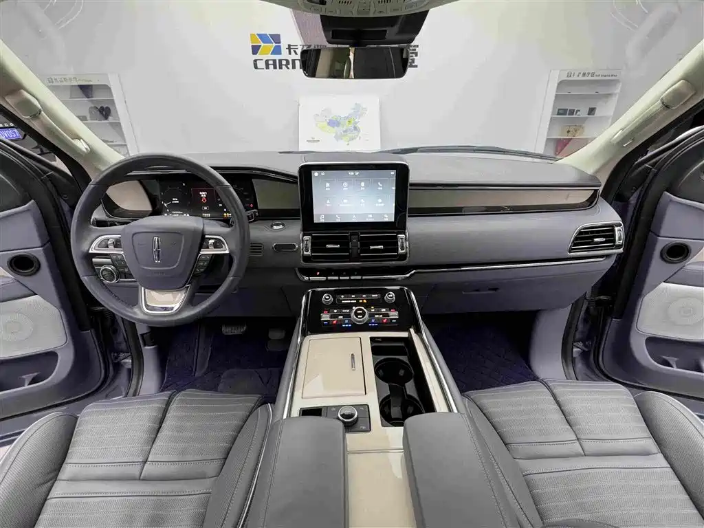 Lincoln Navigator 2020 — фото 13