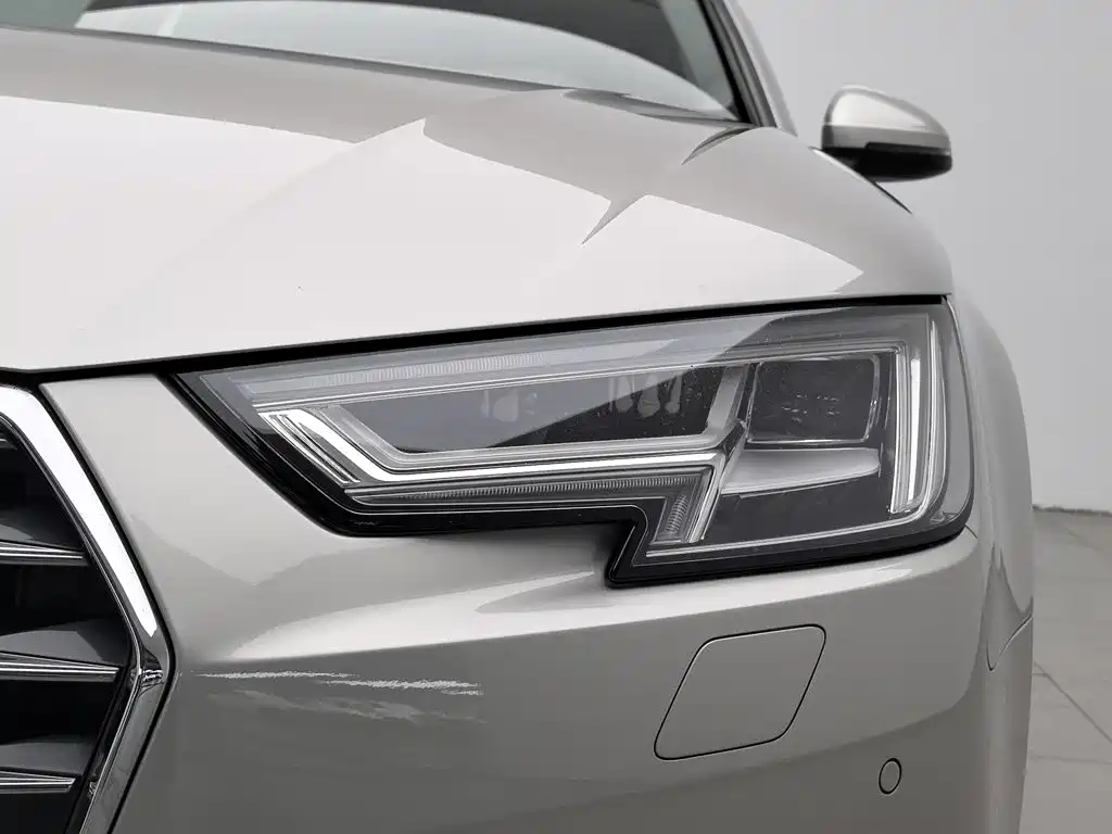 Audi A4L 2017
