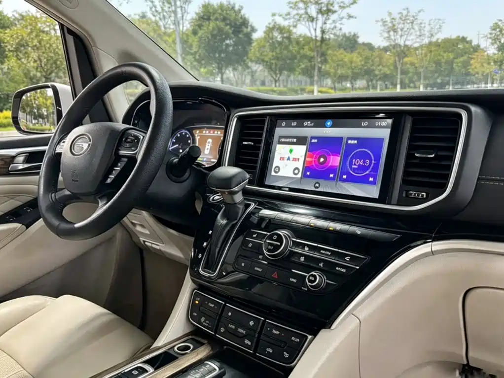 GAC Trumpchi M8 2018 — фото 21