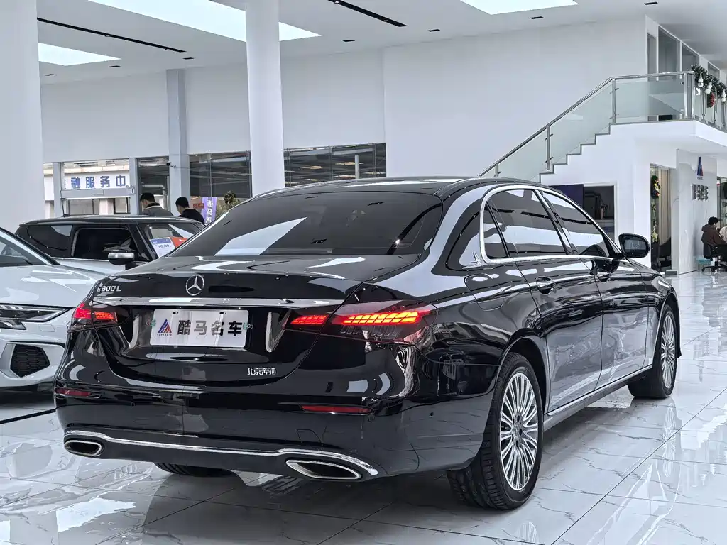 Mercedes-Benz E-Class 2022 — фото 15