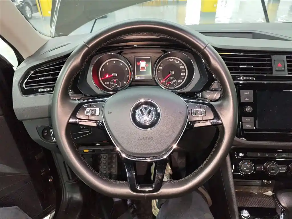 Volkswagen Tiguan L 2019 — фото 11