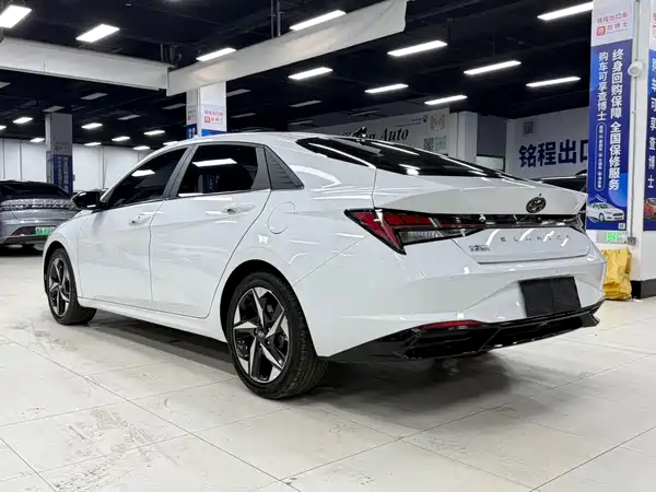 Hyundai Elantra 2023