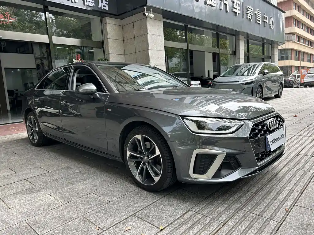 Audi A4L 2021 — фото 10