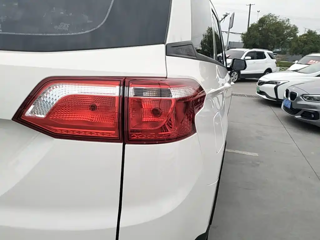 Wuling Hongguang S3 2020 — фото 8