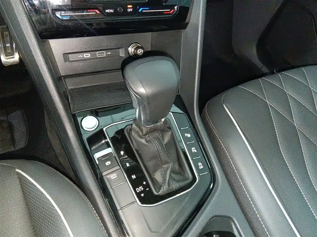 Volkswagen Tiguan L 2023 — фото 14