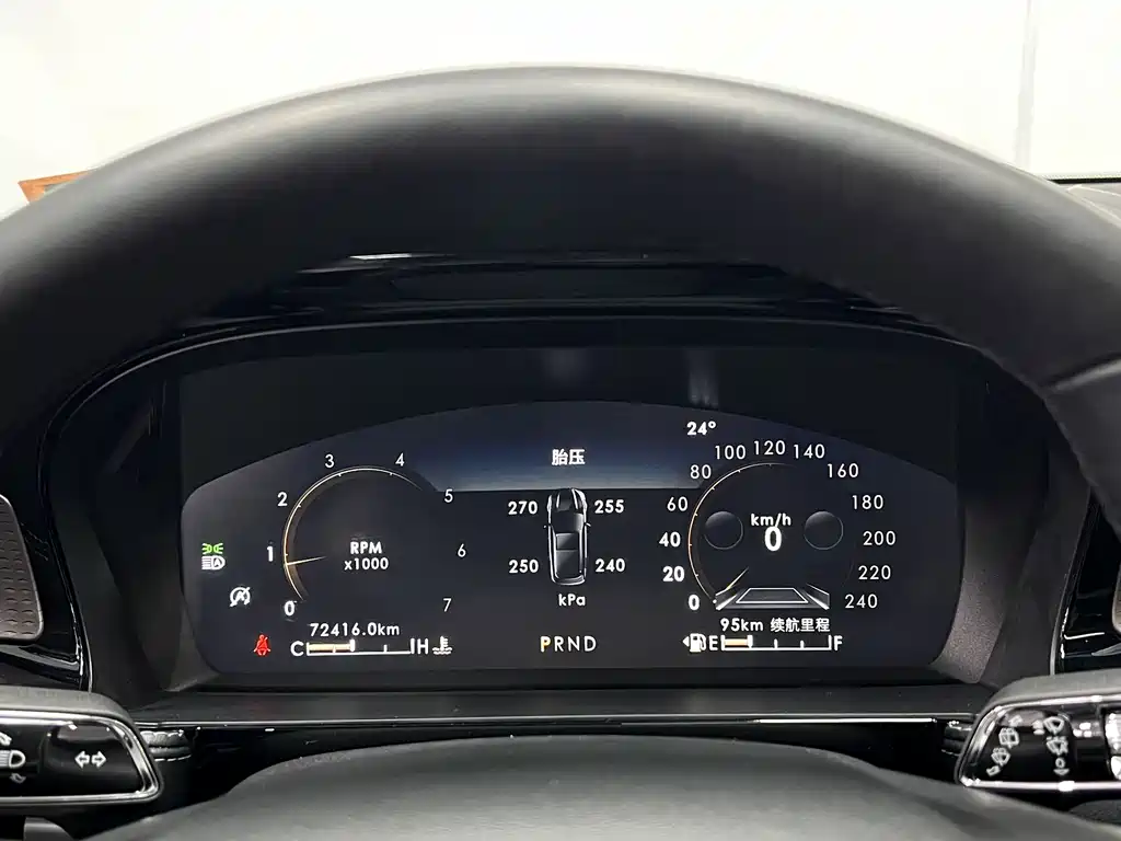 Lincoln MKC 2018 — фото 16
