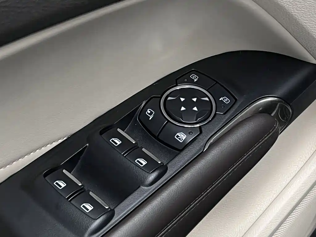 Lincoln MKC 2018 — фото 34