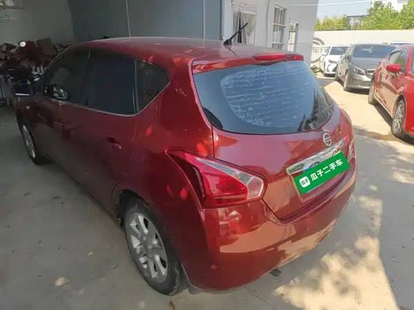 Nissan Tiida 2015