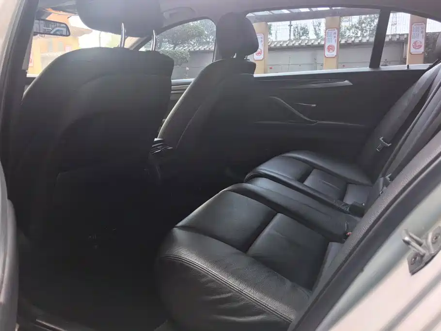 BMW 5 Series 2015 — фото 11