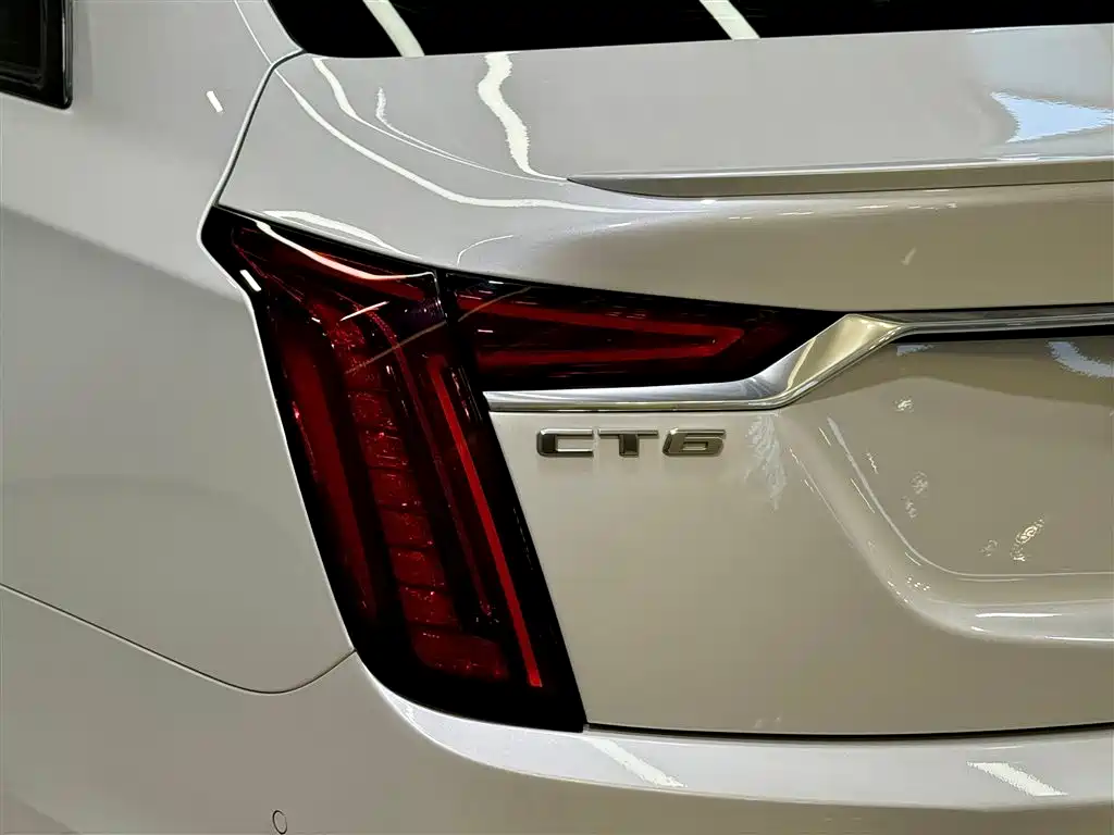 Cadillac CT6 2022 — фото 9