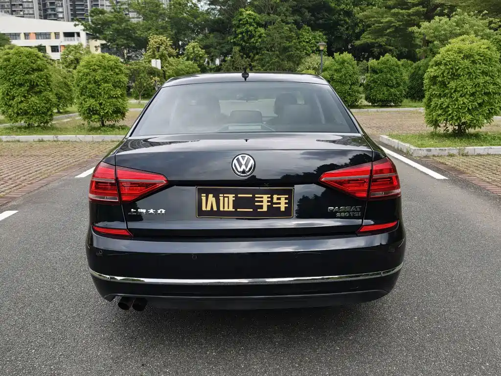 Volkswagen Passat 2018 — фото 14