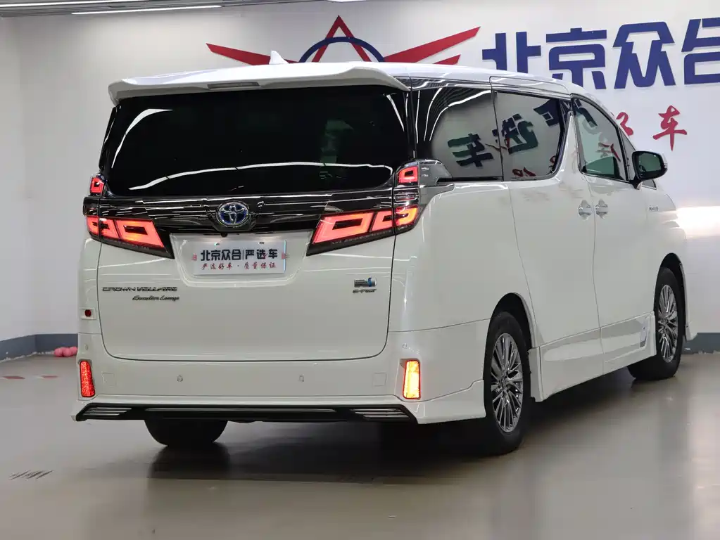 Toyota Vellfire 2023 — фото 23