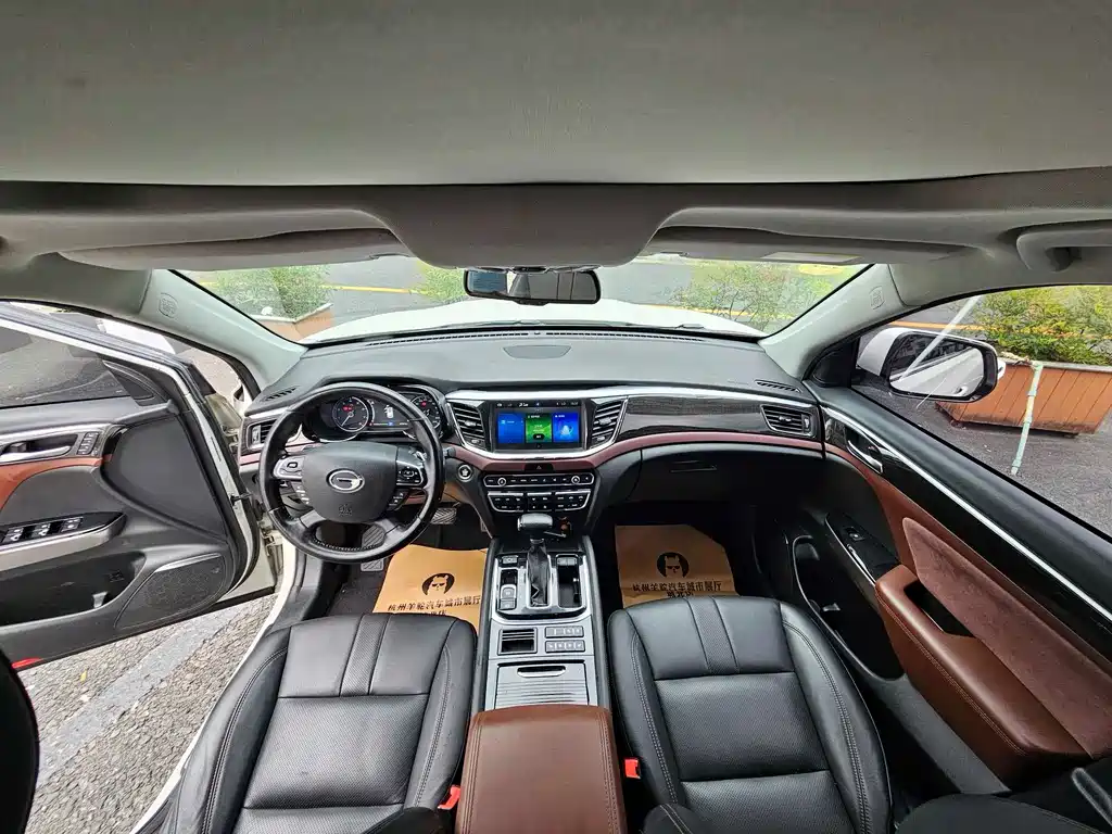GAC Motor Trumpchi GS8 2017 — фото 9