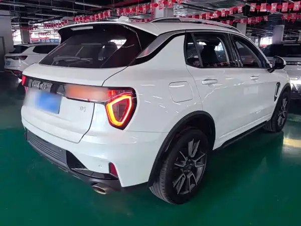 Lynk & Co 01 2022