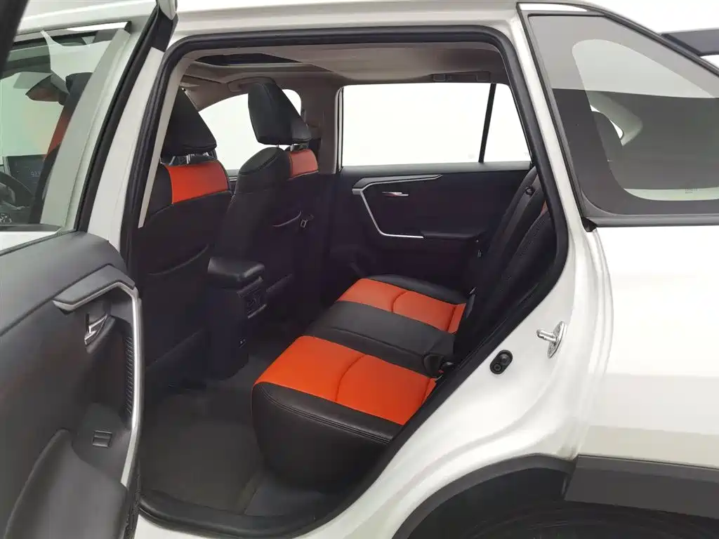 Toyota RAV4 2022 — фото 15