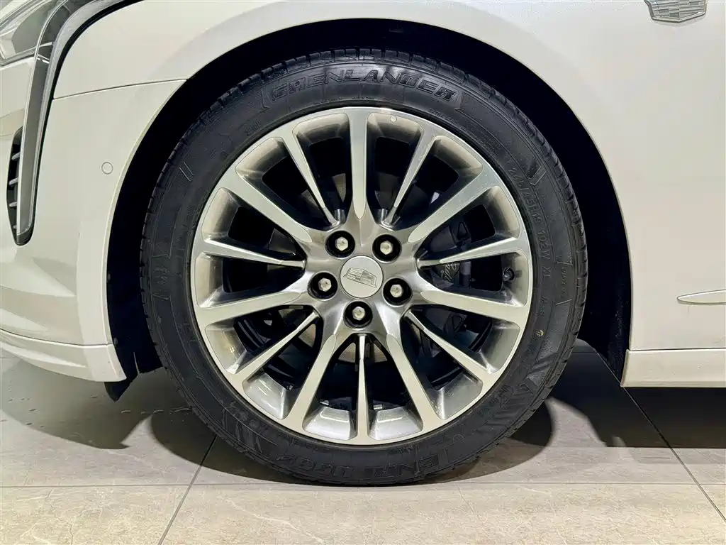 Cadillac CT6 2022 — фото 10