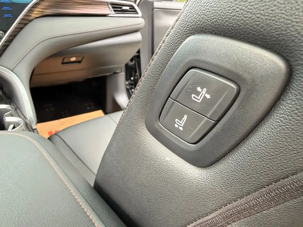 Toyota Camry 2020 — фото 14
