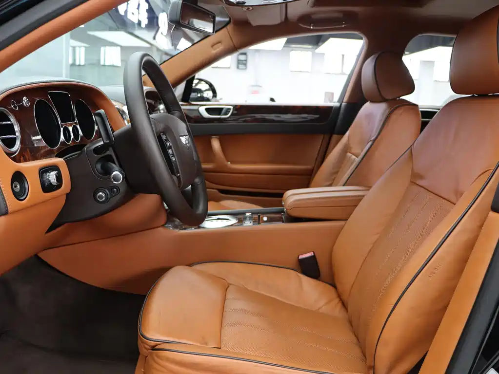 Bentley Flying Spur 2014 — фото 17