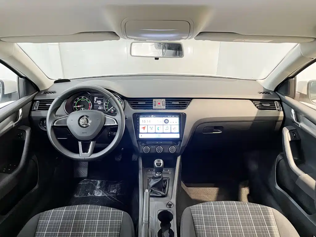 Skoda Octavia 2019 — фото 18