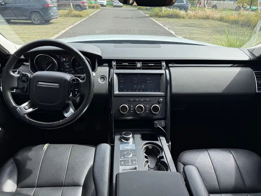 Land Rover Discovery 2019 — фото 10