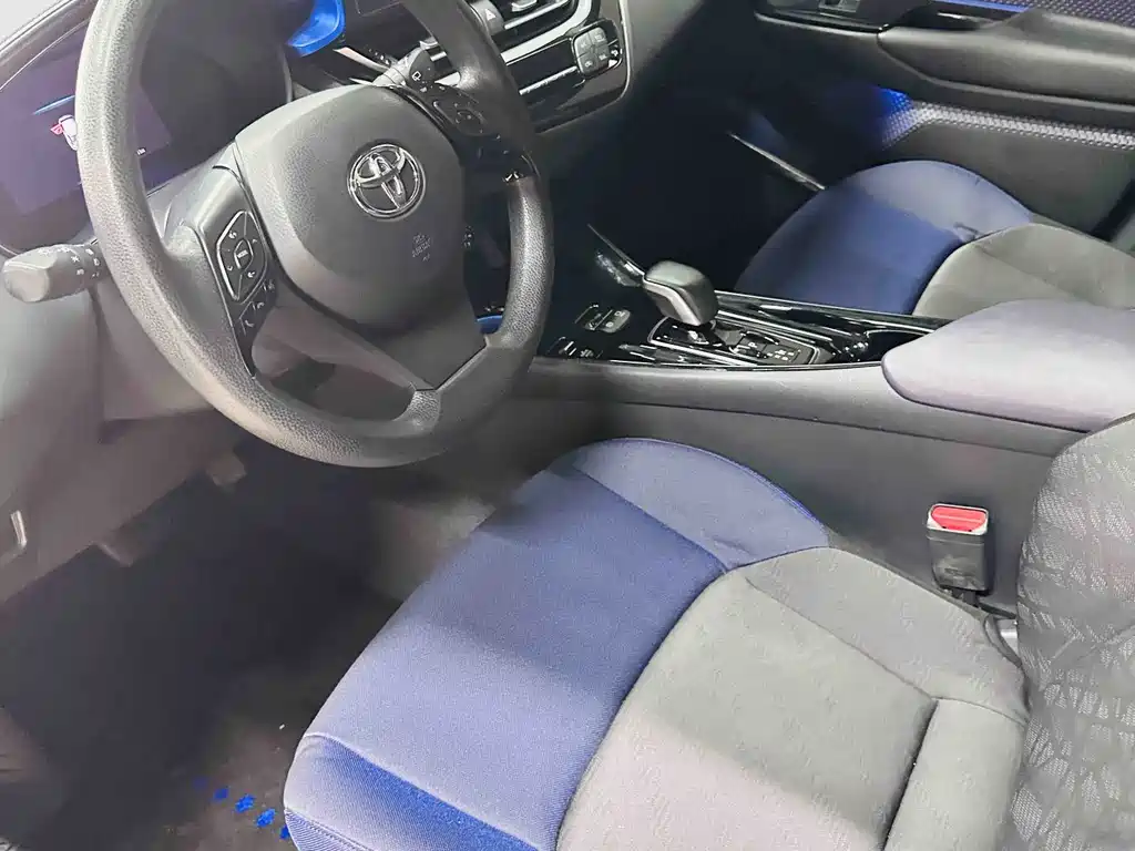 Toyota C-HR EV 2021 — фото 11