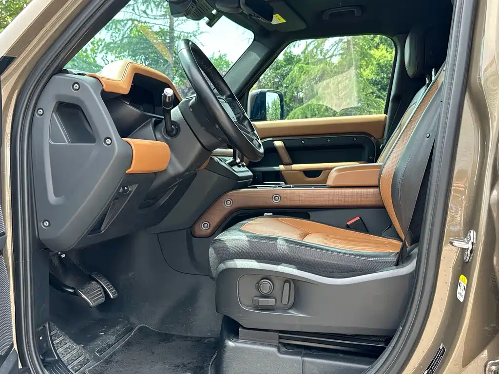 Land Rover Defender 2022 — фото 11