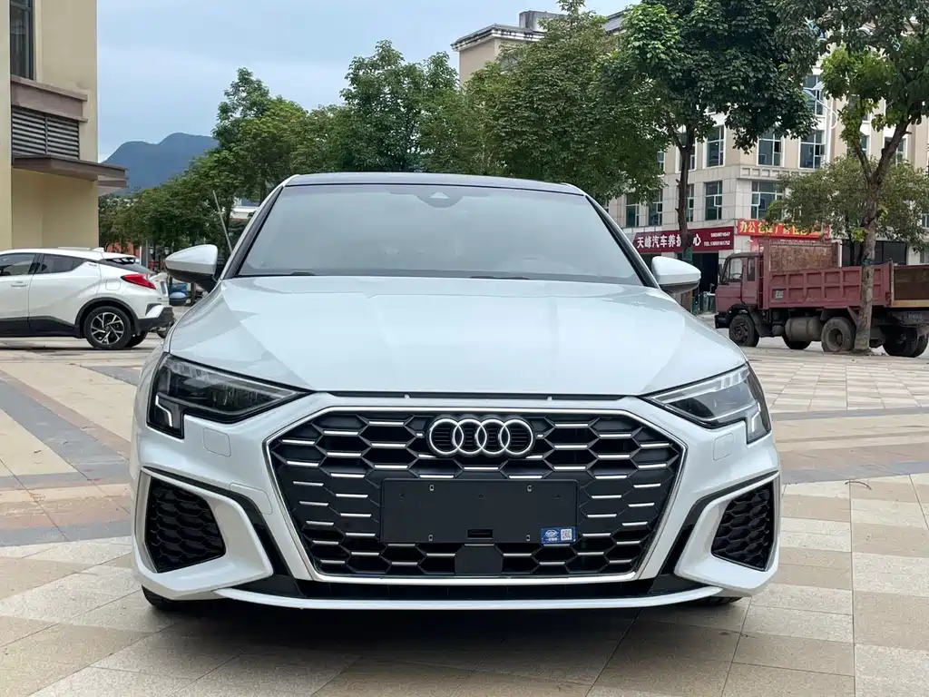 Audi A3 2023 — фото 2