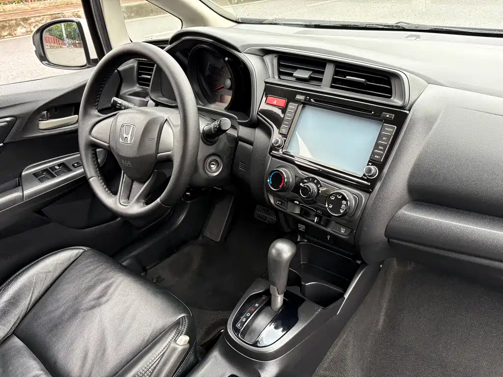 Honda Fit 2015 — фото 16