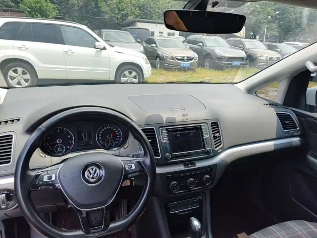 Volkswagen Sharan 2017 — фото 10