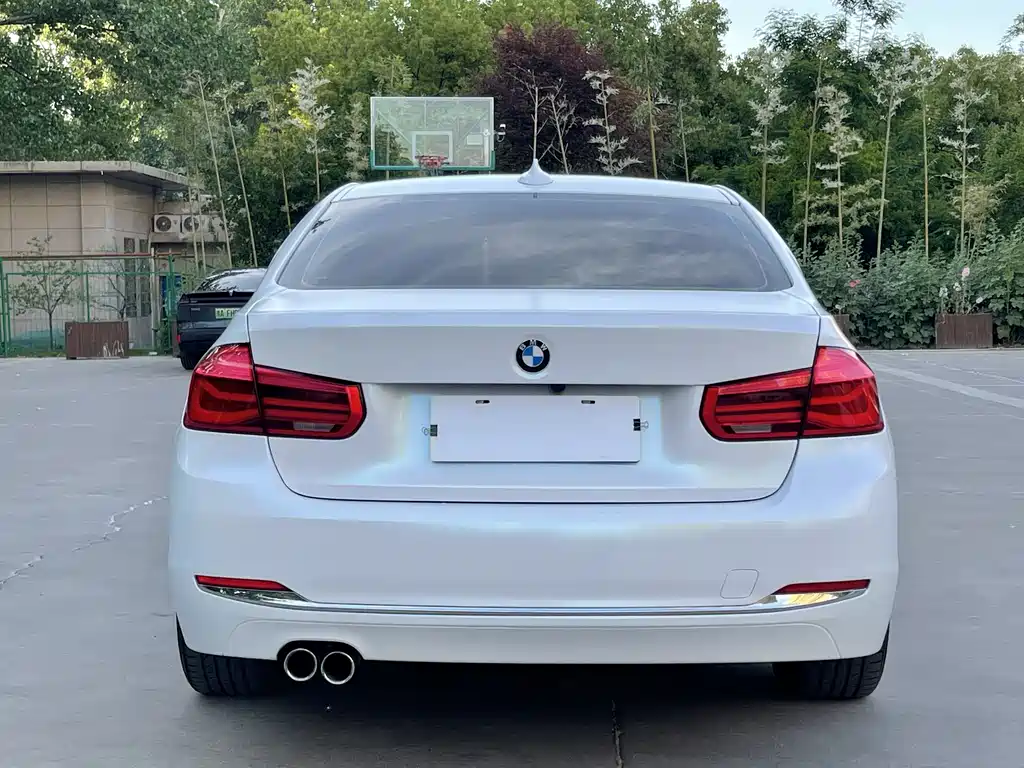 BMW 3 Series 2017 — фото 14