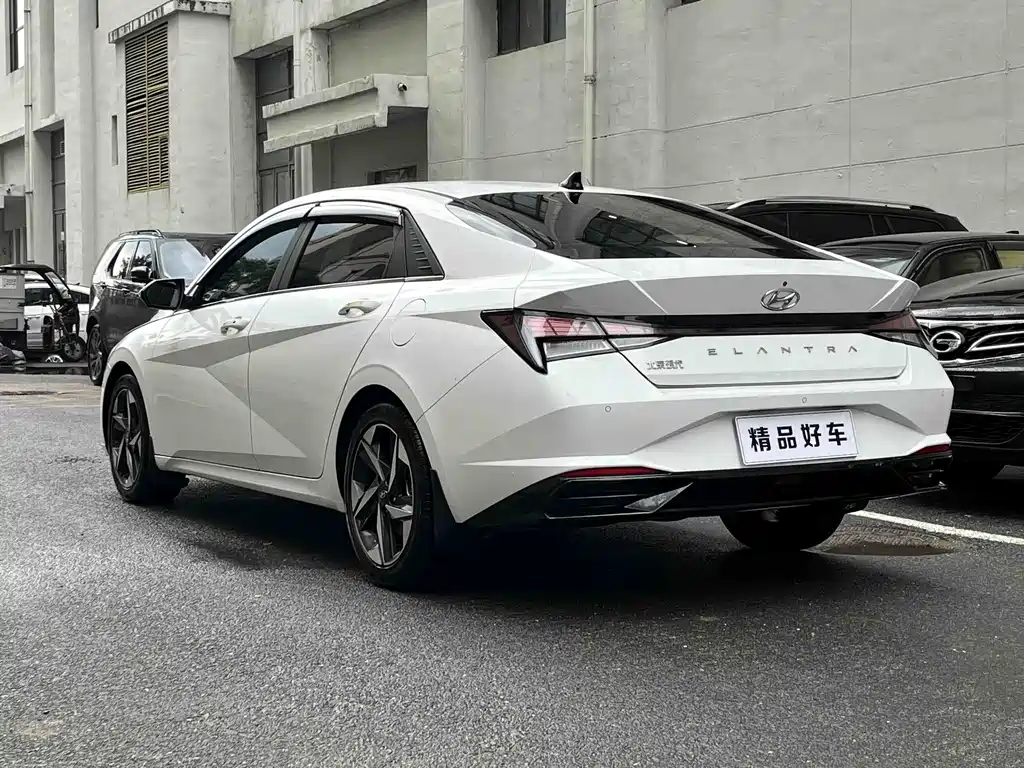 Hyundai Elantra 2023