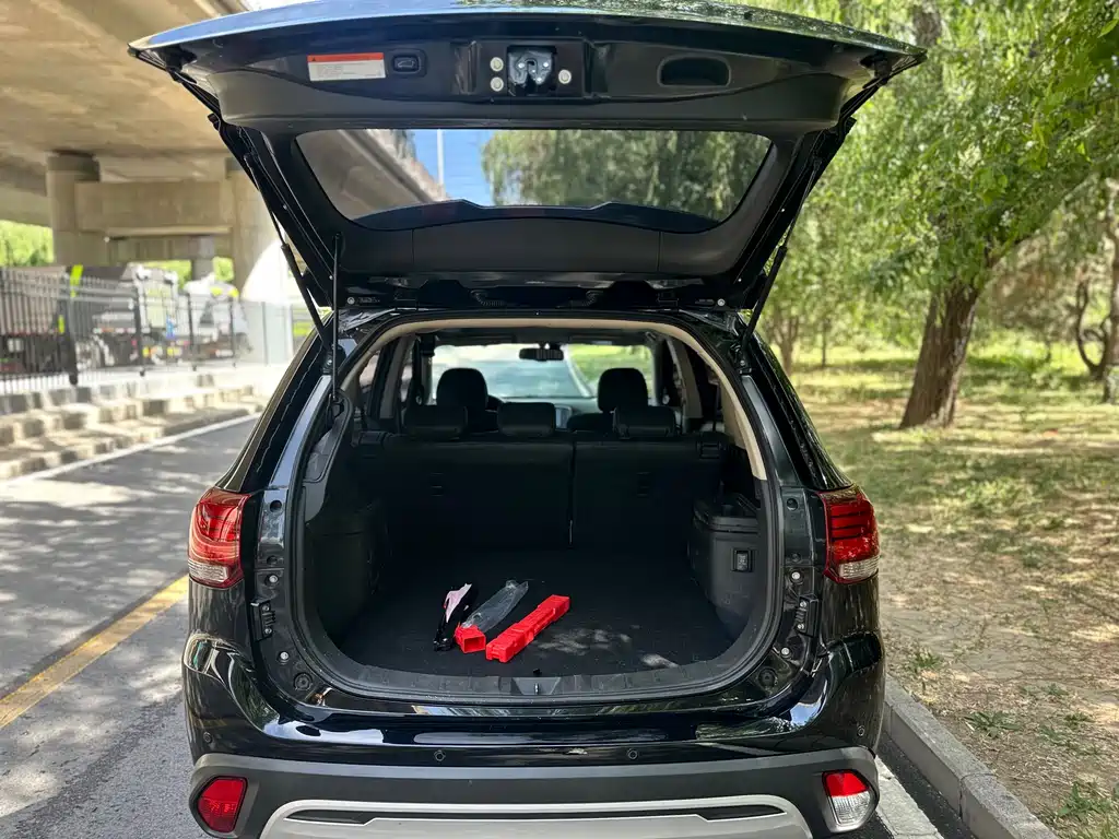 Mitsubishi Outlander 2021 — фото 18