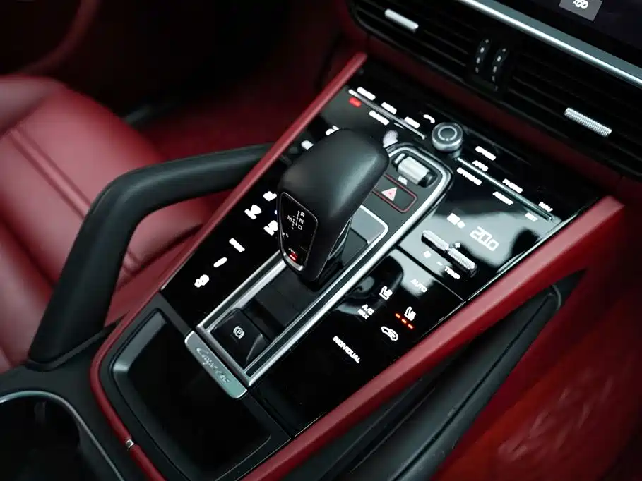 Porsche Cayenne 2020 — фото 11