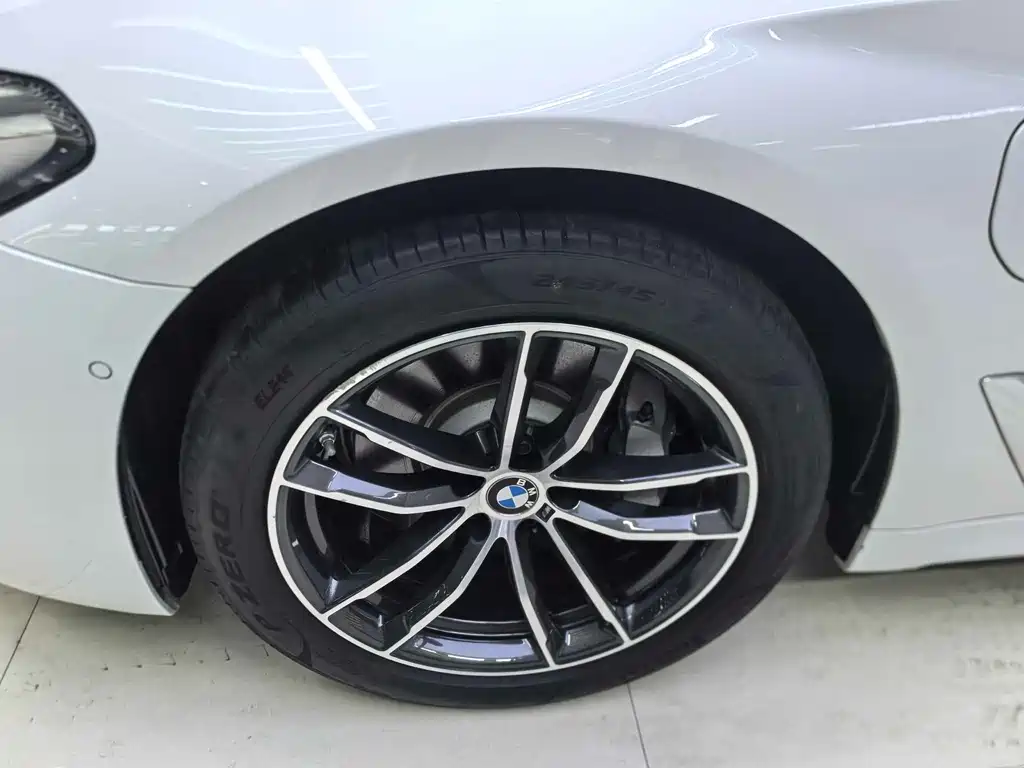 BMW 5 Series New Energy 2021 — фото 22