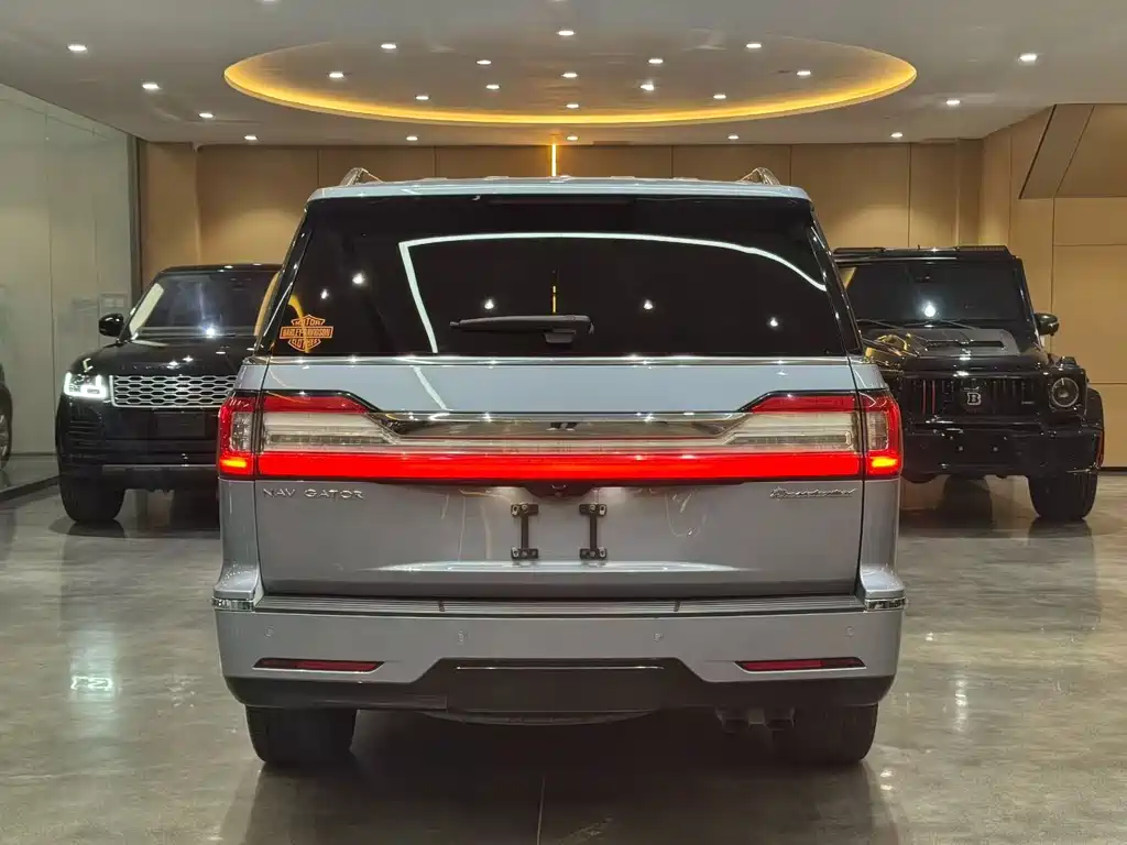 Lincoln Navigator 2019 — фото 9